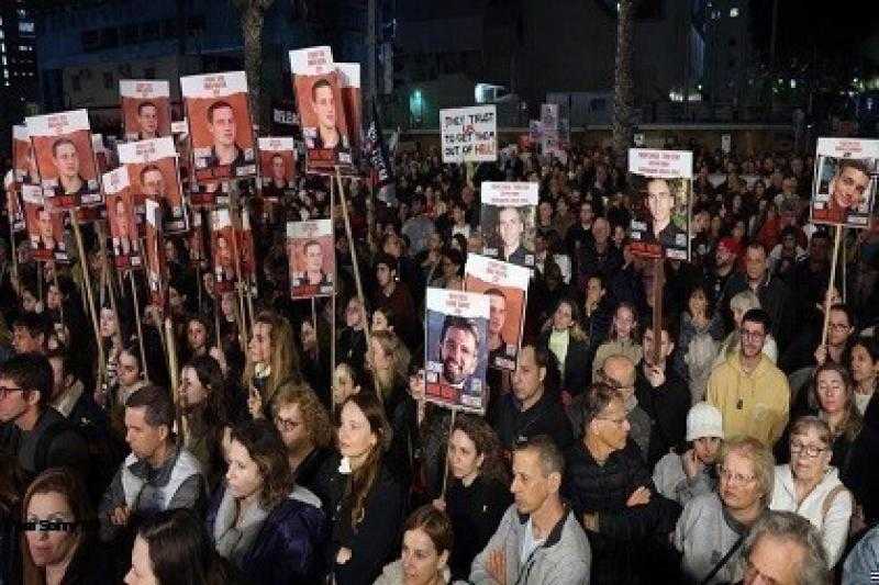 عائلات المحتجزين الإسرائيليين في غزة: «عربات جدعون 2 مغامرة بأرواح أبنائنا»