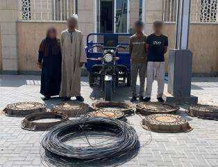 ضبط تشكيل عصابي يسرق أغطية البالوعات وحديد التسليح بالقاهرة