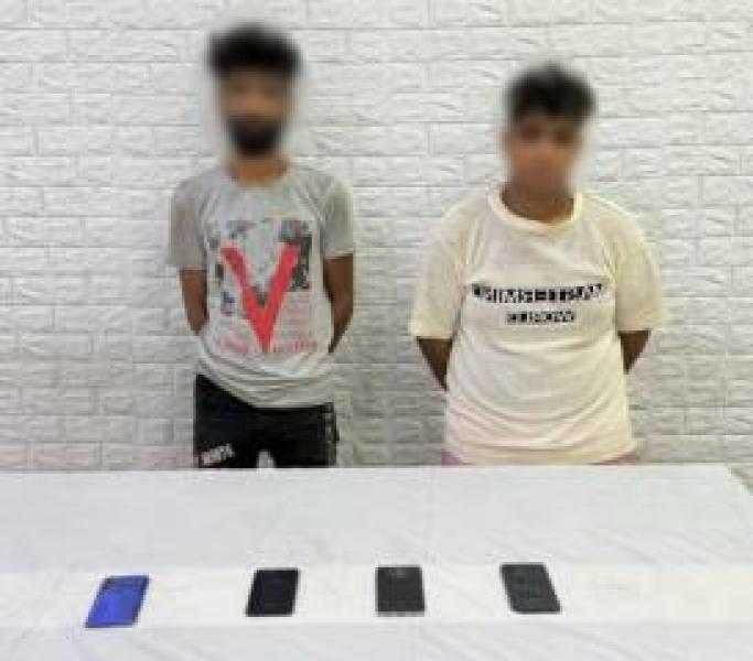 ضبط لصين تخصصا في سرقة الهواتف المحمولة بالمغافلة بالخليفة