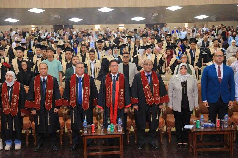 رئيس جامعة بنها لخريجي كلية الزراعة : أنتم حملة راية الأمن الغذائي ورواد التنمية فى المجتمع