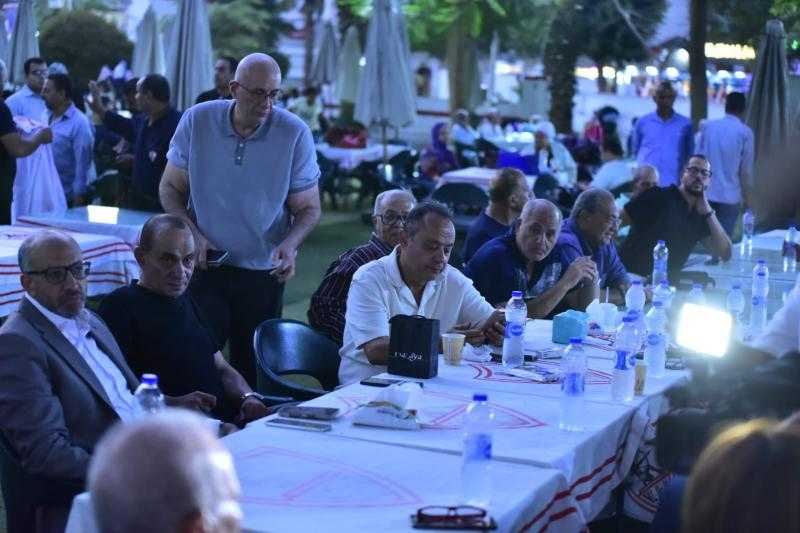 رموز الزمالك يطالبون بإعادة أرض فرع أكتوبر واستكمال الإنشاءات