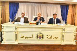 محافظ أسيوط: إعادة تشغيل المحاجر وإنشاء مصانع جديدة وحسم فوري للتعديات