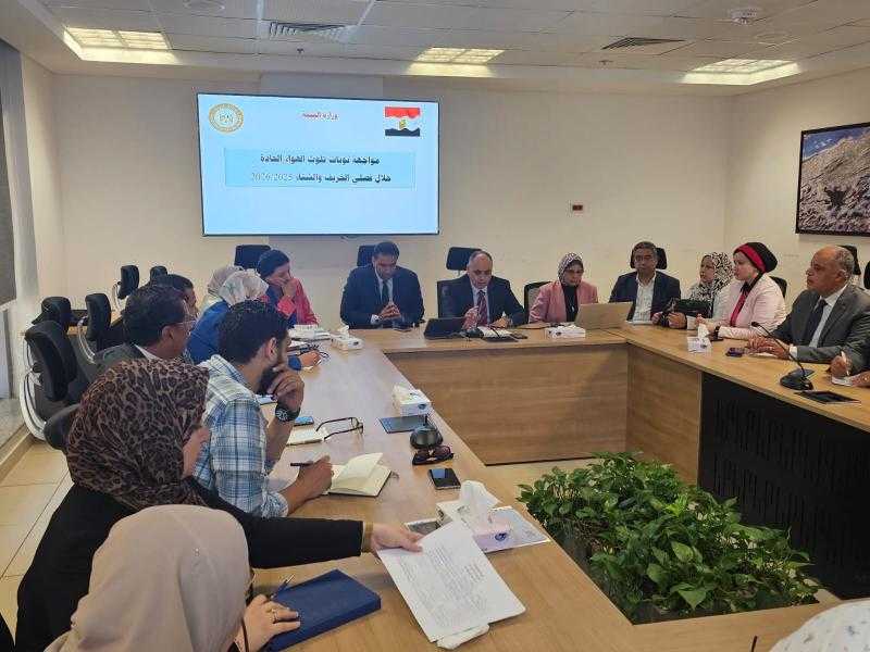 جهاز شئون البيئة يستعرض توقعات الانذار المبكر بتأثير العوامل الجوية على تلوث الهواء وخطة العمل وتوزيع الأدوار بين الجهات المعنية