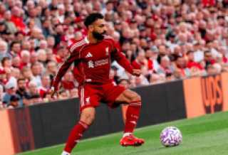 محمد صلاح على بُعد خطوة من التاريخ: هدف واحد يفصله عن إنجاز أسطوري في البريميرليج