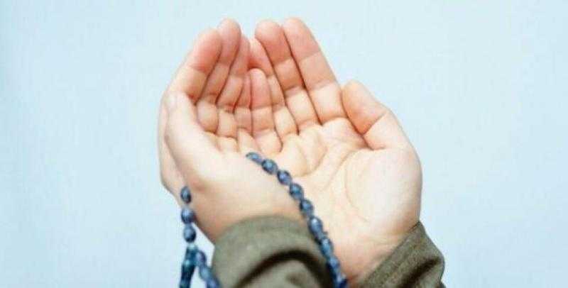 هل يستجاب دعاء الأم على أولادها وقت الغضب؟.. أمين الفتوى يجيب