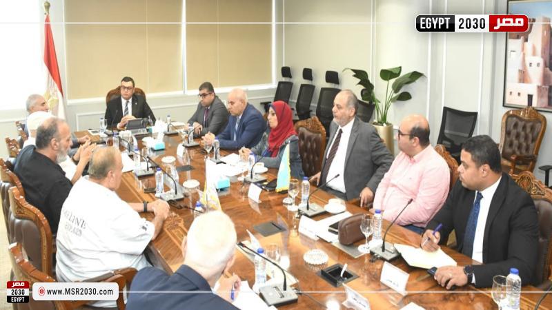 وزير الإسكان يستقبل محافظ بورسعيد لبحث ملفات العمل والتعاون المشترك