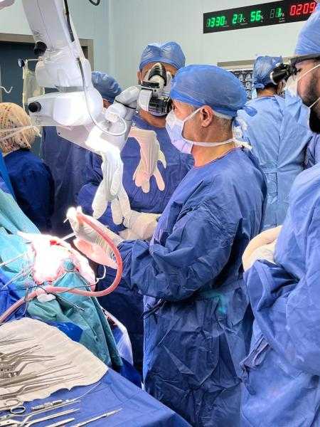 جامعة قناة السويس تنجح في أول جراحة دماغ واعٍ لاستئصال ورم من المناطق الحساسة بالمخ بمحافظات القناة وسيناء