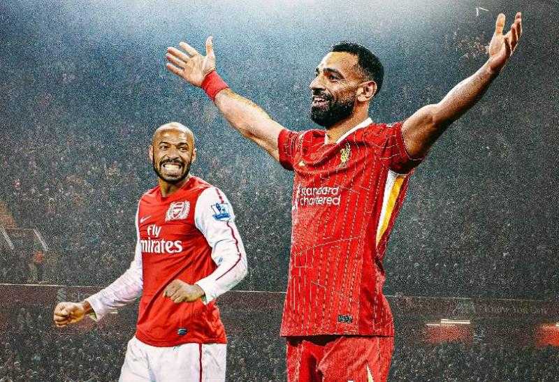 صلاح يروي موقفًا عائليًا لا يُنسى بعد تتويجه بجائزة الأفضل في الدوري الإنجليزي