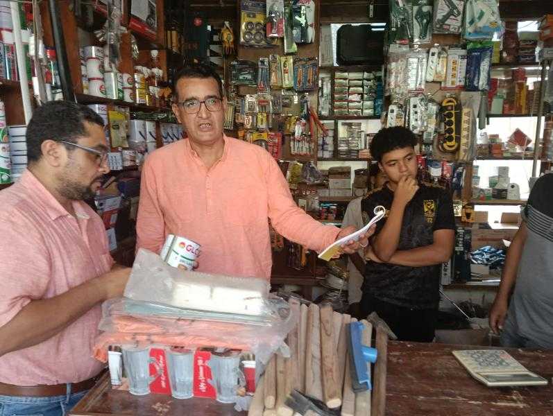 حملات تموينية مكثفة بالأقصر تضبط عشرات المخالفات وتتحفظ على منتجات غذائية مجهولة المصدر