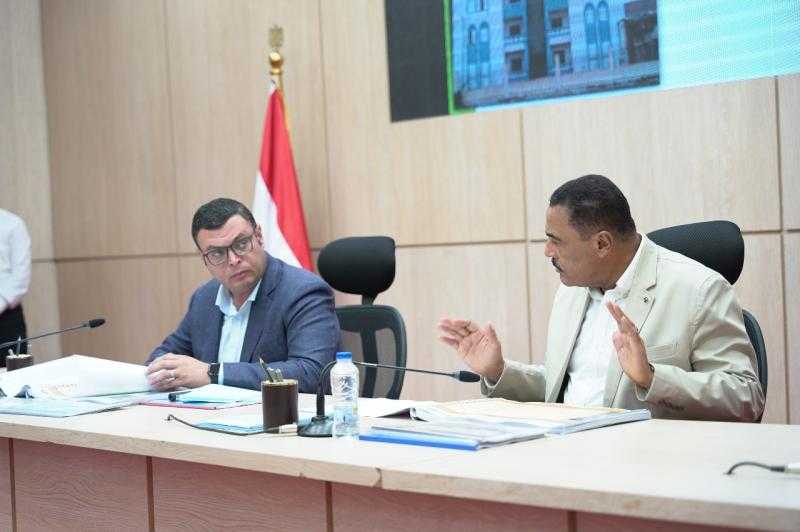 وزير الإسكان ومحافظ مطروح يتفقدان محطة تحلية مياه البحر ”الرميلة 4” بطاقة 65 ألف م3/يوم
