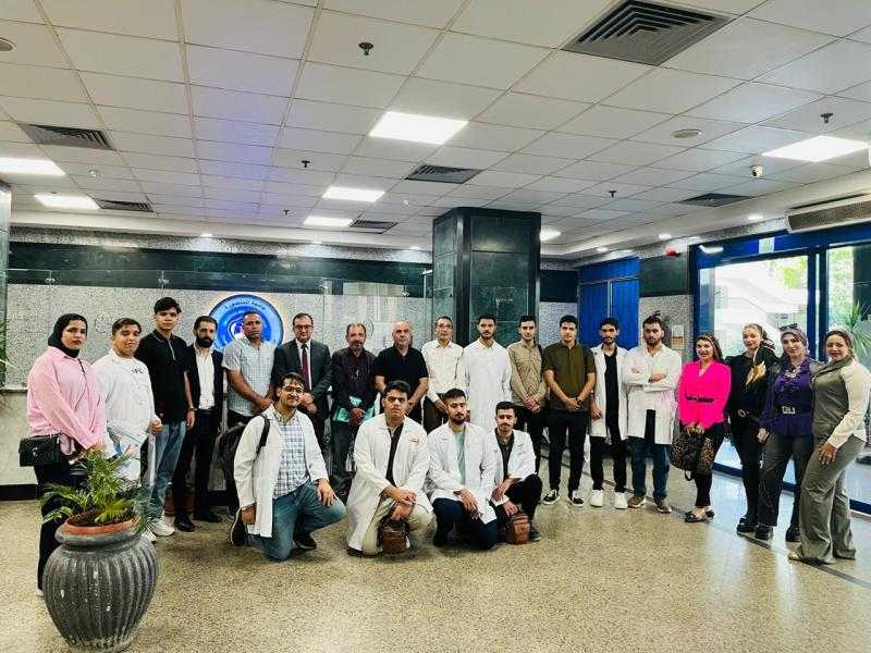 رئيس جامعة المنصورة يُكرِّم وفد جامعة المستقبل العراقية في ختام البرنامج التدريبي المشترك