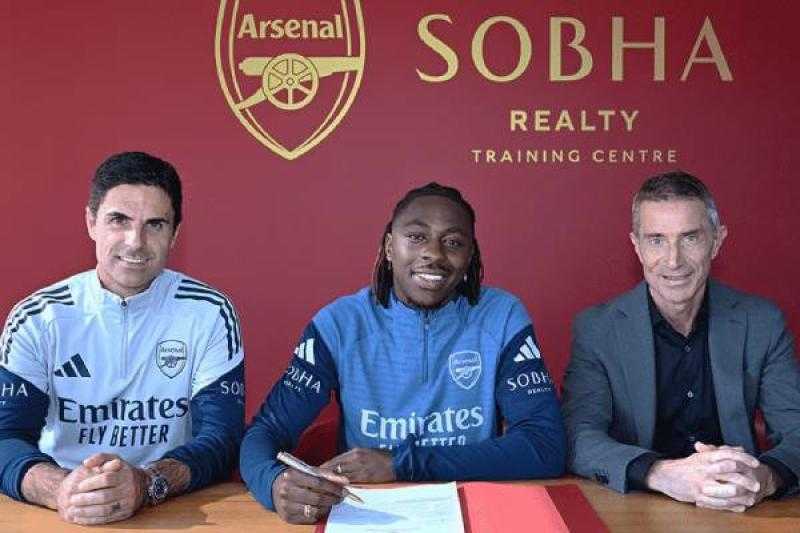 أرسنال يُعلن التعاقد رسميًا مع إيبيريتشي إيزي حتى 2029