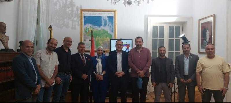 سفارة فنزويلا بالقاهرة تعزز التعاون السياحي مع الصحفيين المصريين