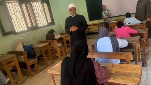 طلاب النقل بالثانوية الأزهرية يؤدون اليوم امتحان البرمجة والذكاء الاصطناعى
