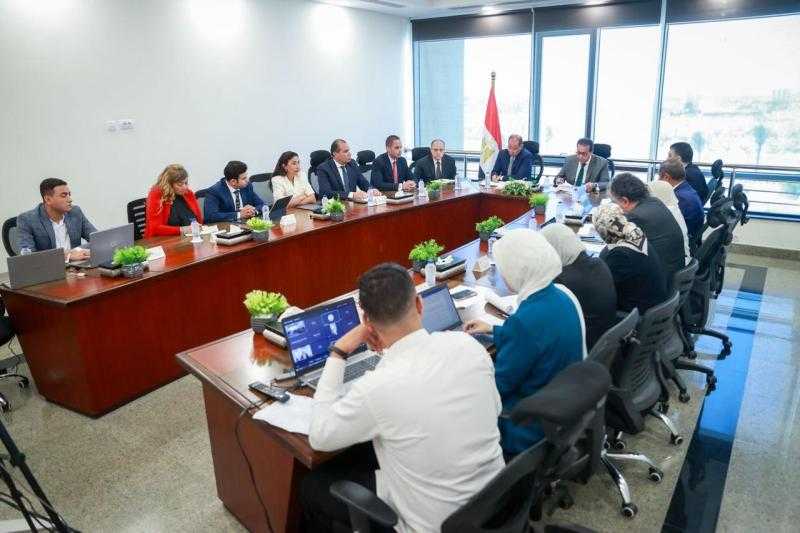 وزير الصحة يترأس الاجتماع التأسيسي الأول للجنة التنسيقية لنفاذ الدواء المصري للسوق العالمية