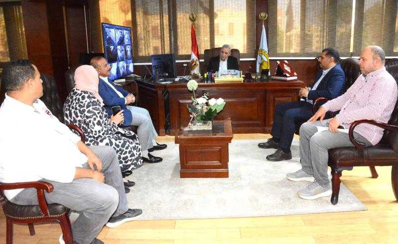 محافظ الغربية يتابع مع هيئة ومديرية الطرق أعمال تطوير ورفع كفاءة شبكة الطرق بالمحافظة