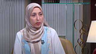 هل يجوز للمرأة قراءة القرآن في بيتها دون الحجاب؟.. أمينة الفتوى تجيب