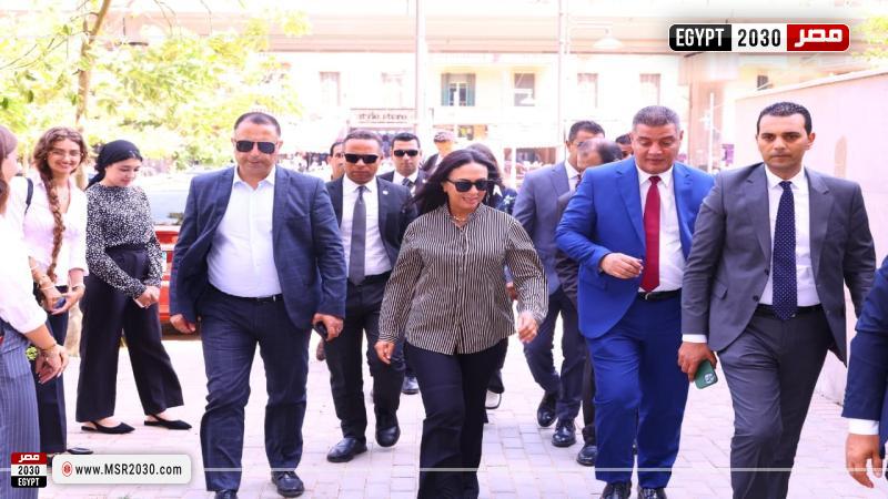 وزيرة التضامن الاجتماعي تتفقد إدارة بولاق الاجتماعية