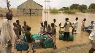 السودان.. فيضان نهر القاش يعزل مئات الأسر في كسلا وتحذيرات من تفشي الأوبئة