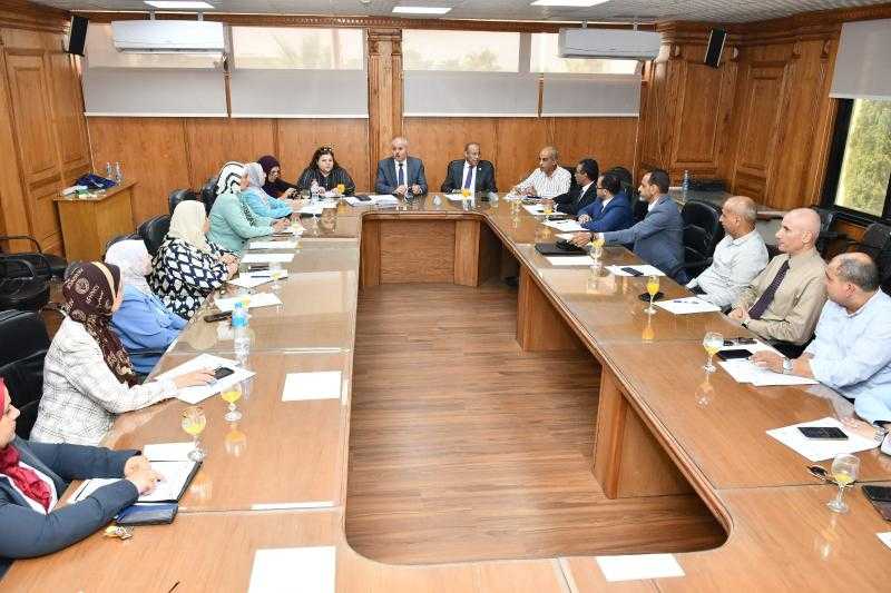 مجلس التعليم والطلاب بجامعة قناة السويس يناقش استعدادات العام الدراسي الجديد