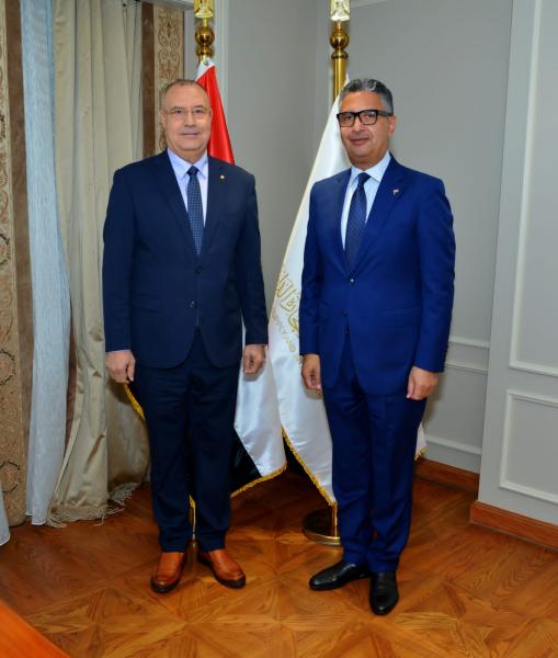 وزير التموين 