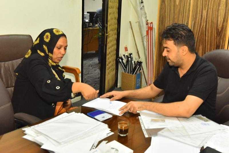 محافظ أسيوط: تسليم الدفعة الثانية من تعويضات أهالي مساكن الإيواء بعرب المدابغ لـ 75 أسرة