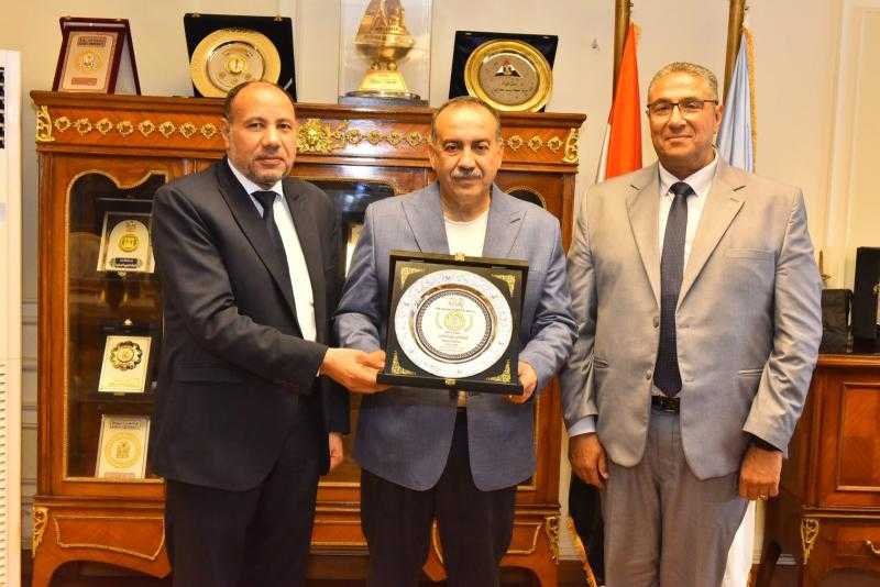 محافظ أسيوط يستقبل نائب رئيس جامعة الأزهر لبحث سبل التعاون المشترك