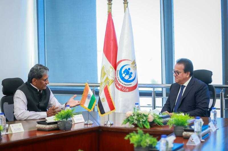 وزير الصحة يبحث مع السفير الهندي تعزيز التعاون في الرعاية الصحية والتكنولوجيا وإنتاج اللقاحات