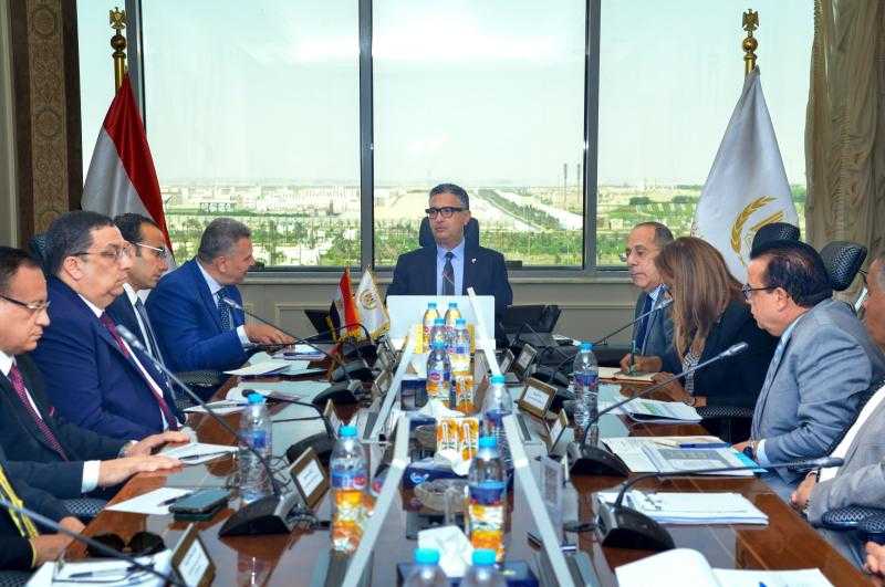 وزير التموين يجتمع مع رؤساء مجالس إدارات شركات المضارب لمتابعة انتظام العمل