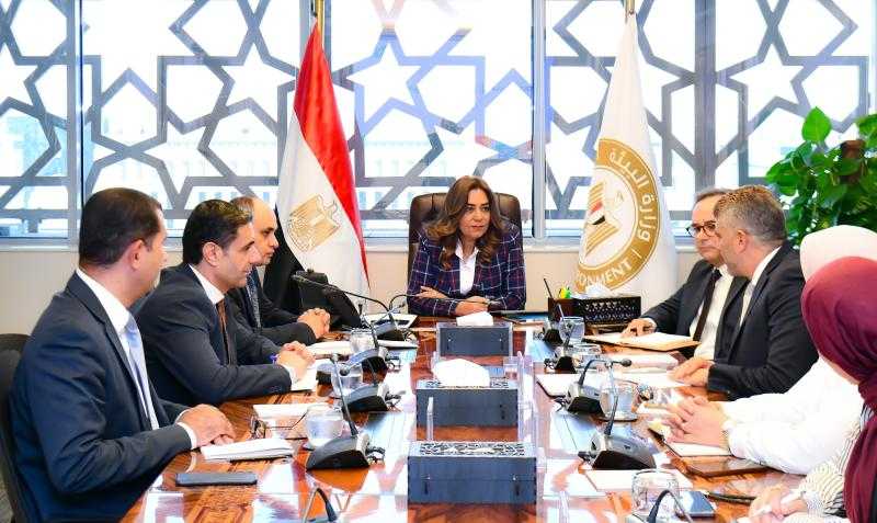 وزيرة البيئة تستعرض الموقف التنفيذي وآخر مستجدات ما تم تنفيذه بمشروع شرم الشيخ خضراء  ”جرين شرم”