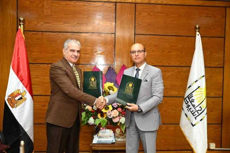 جسر علمي بين جامعتي أسوان واسيوط وتعاون أكاديمي لدعم برامج الدراسات العليا لكلية التجارة