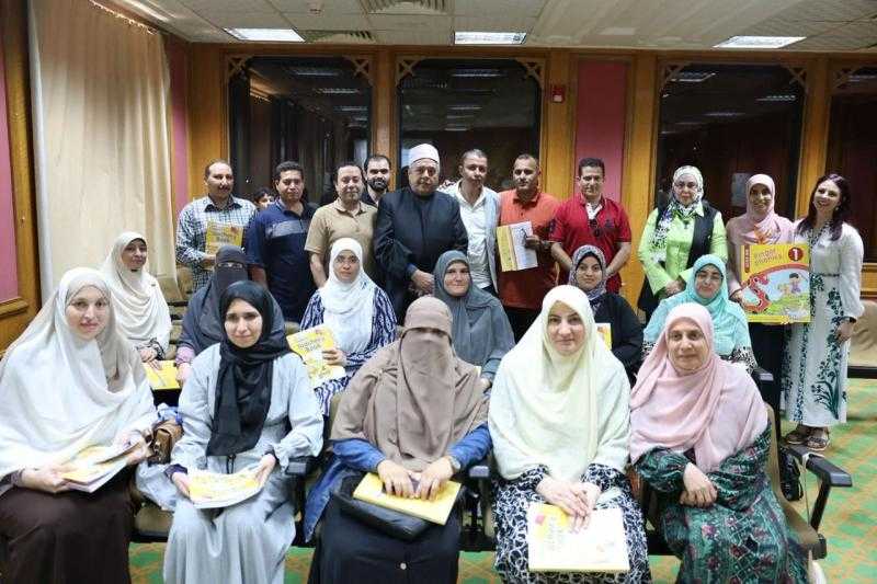 وكيل الأزهر يتفقد برنامج تدريب معلمي اللغة الإنجليزية على مهارات النطق «Jolly Phonics»