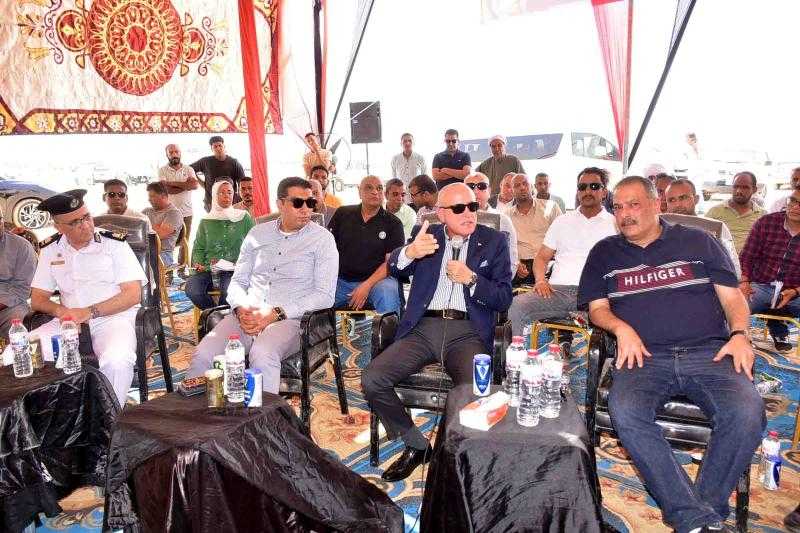 محافظ الأقصر يتفقد الغابة الشجرية الجديدة بالقرنة