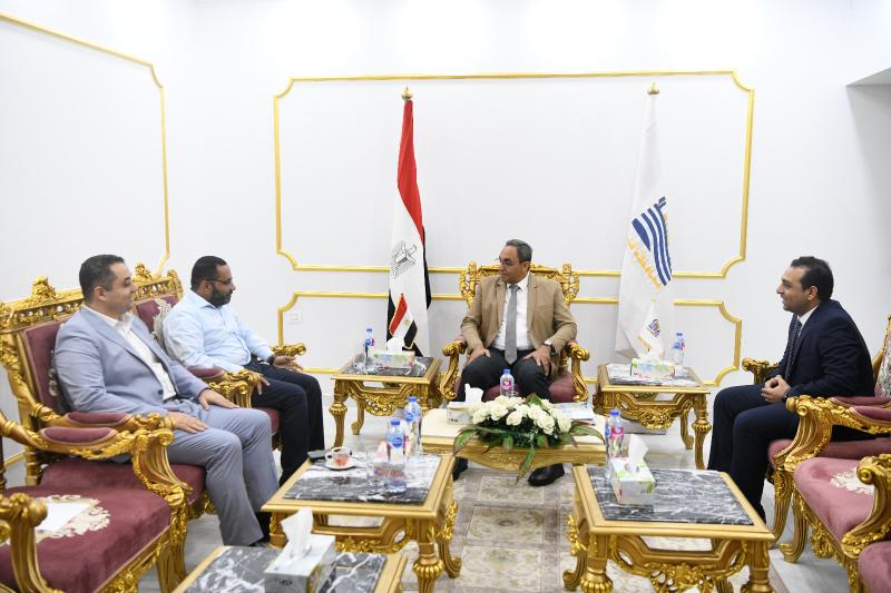 محافظ قنا 