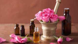 تعرف على فوائد زيت الورد التجميلية