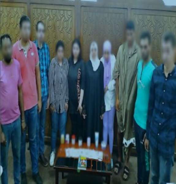 المتهمين ضمن شبكة نادى صحى للممارسة الدعارة 
