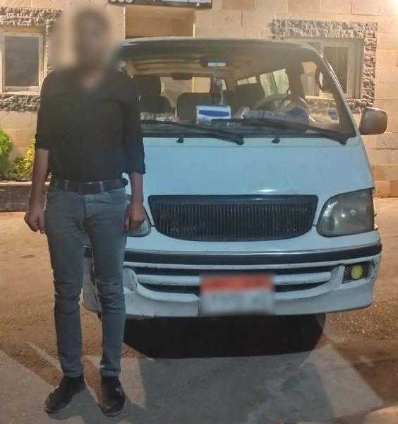 ضبط قائد ميكروباص ظهر في فيديو يقود برعونة بمطروح
