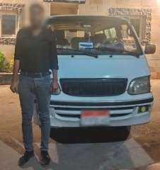 ضبط قائد ميكروباص ظهر في فيديو يقود برعونة بمطروح