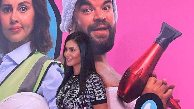 بدء العرض الخاص لفيلم ”بابا وماما”