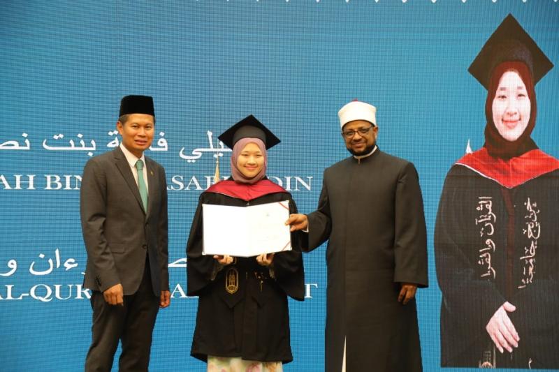 أمين البحوث الإسلامية: الإمام الأكبر يولِي اهتمامًا خاصا بالطلاب الوافدين ورعايتهم عِلميا ومعيشيا