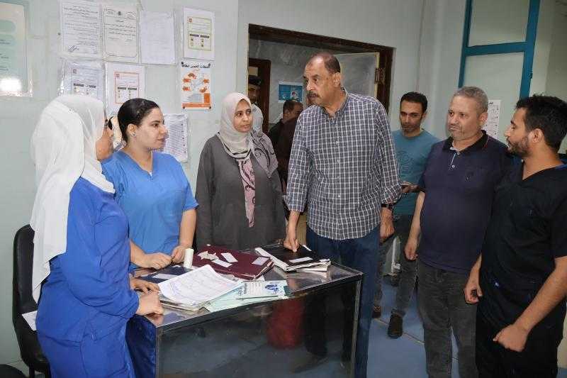 محافظ سوهاج يتفقد مستشفى الهلال ويُتابع مشروعات التطوير بحي شرق