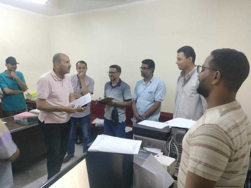 السكرتير العام لمحافظة قنا يتفقد ملفات التصالح والمتغيرات المكانية بالوحدة المحلية لمركز ومدينة قنا