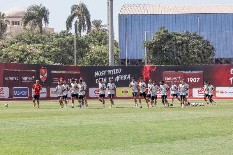بحضور الخطيب.. كواليس مران الأهلي استعدادًا لمواجهة بيراميدز بالدوري