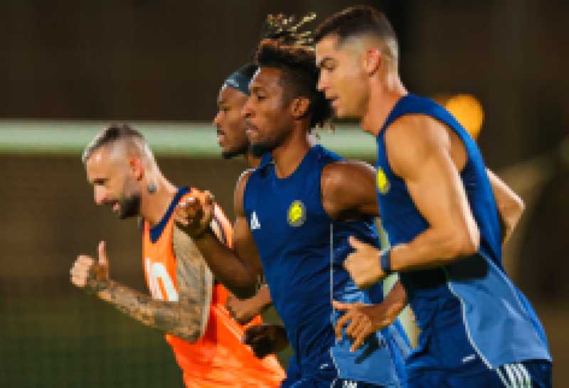 عودة قوية.. أيمن يحيى يشارك في تدريبات النصر بعد التعافي من الإصابة