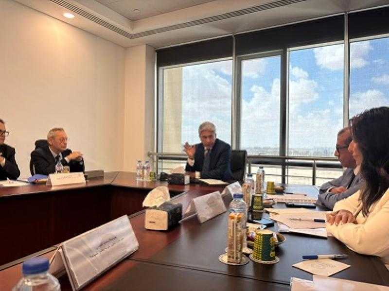 وزير السياحة يبحث مع رئيس جمعية رجال أعمال الإسكندرية تعزيز التعاون المشترك وزيادة الاستثمارات السياحية