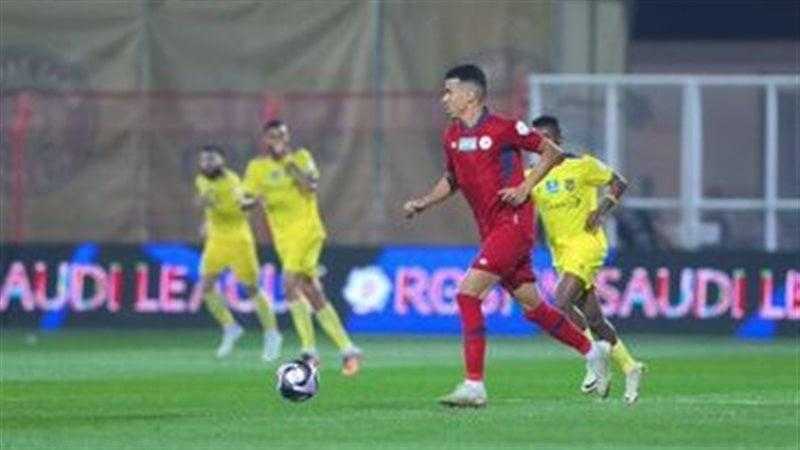 ضمك يخطف تعادلًا قاتلًا من الحزم في افتتاح دوري روشن السعودي