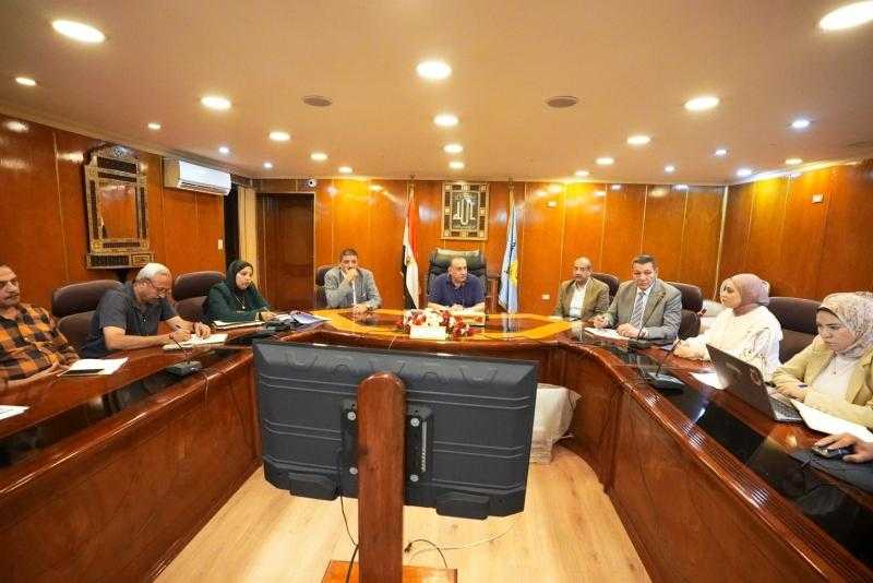 محافظ أسيوط: تكثيف الجهود لتسريع تنفيذ مشروعات ”حياة كريمة”.. وتشكيل فرق عمل لتذليل العقبات
