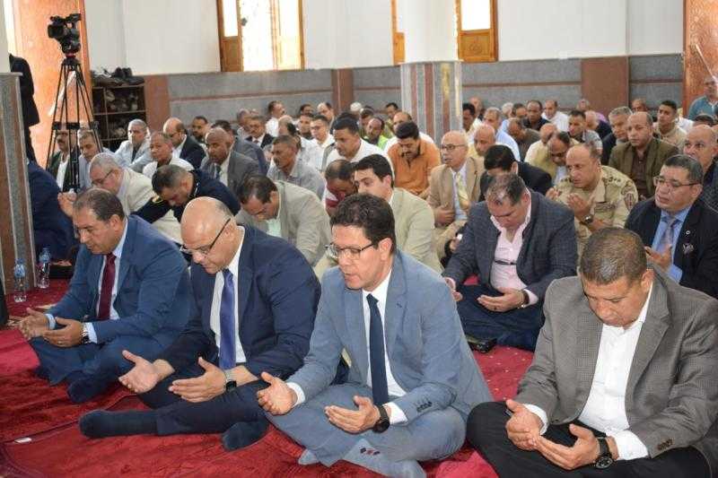 محافظ القليوبية ورئيس جامعة بنها ومدير الأمن يفتتحون مسجد الحبيب المصطفى بالحرم الجامعي بكفر سعد