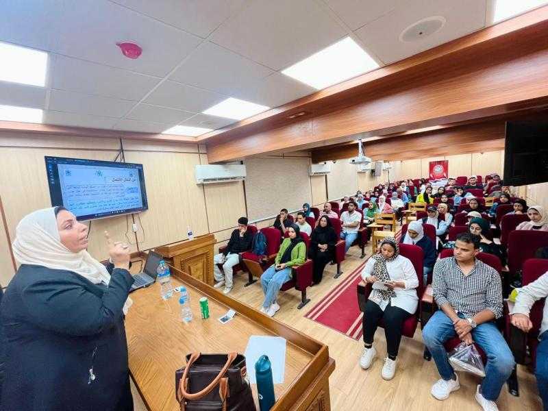 أسرة طلاب من أجل مصر بجامعة الأقصر تنظم برنامجًا تدريبيًا حول البحث العلمي