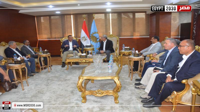 محافظ الغربية يستقبل وزير الإسكان